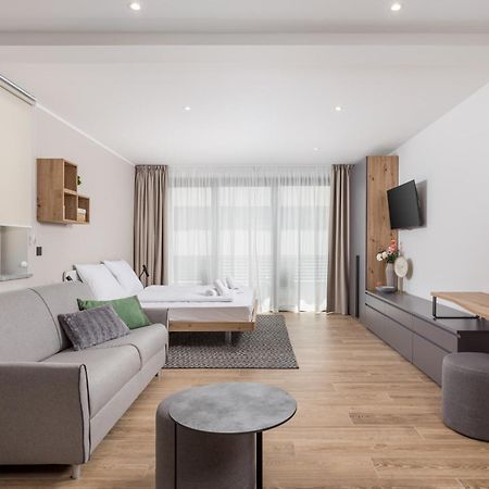 Belinda Apartments With Balcony & Private Parking 奥帕提亚 外观 照片