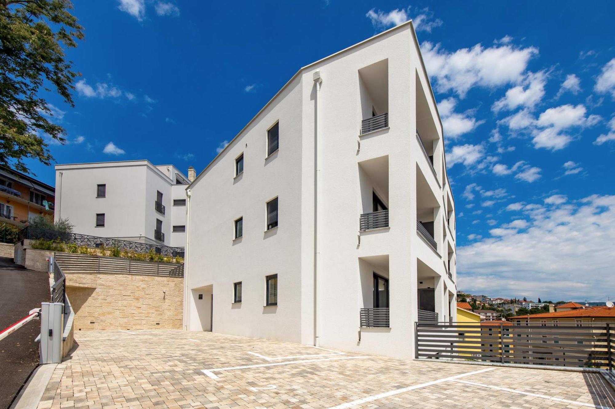 Belinda Apartments With Balcony & Private Parking 奥帕提亚 外观 照片