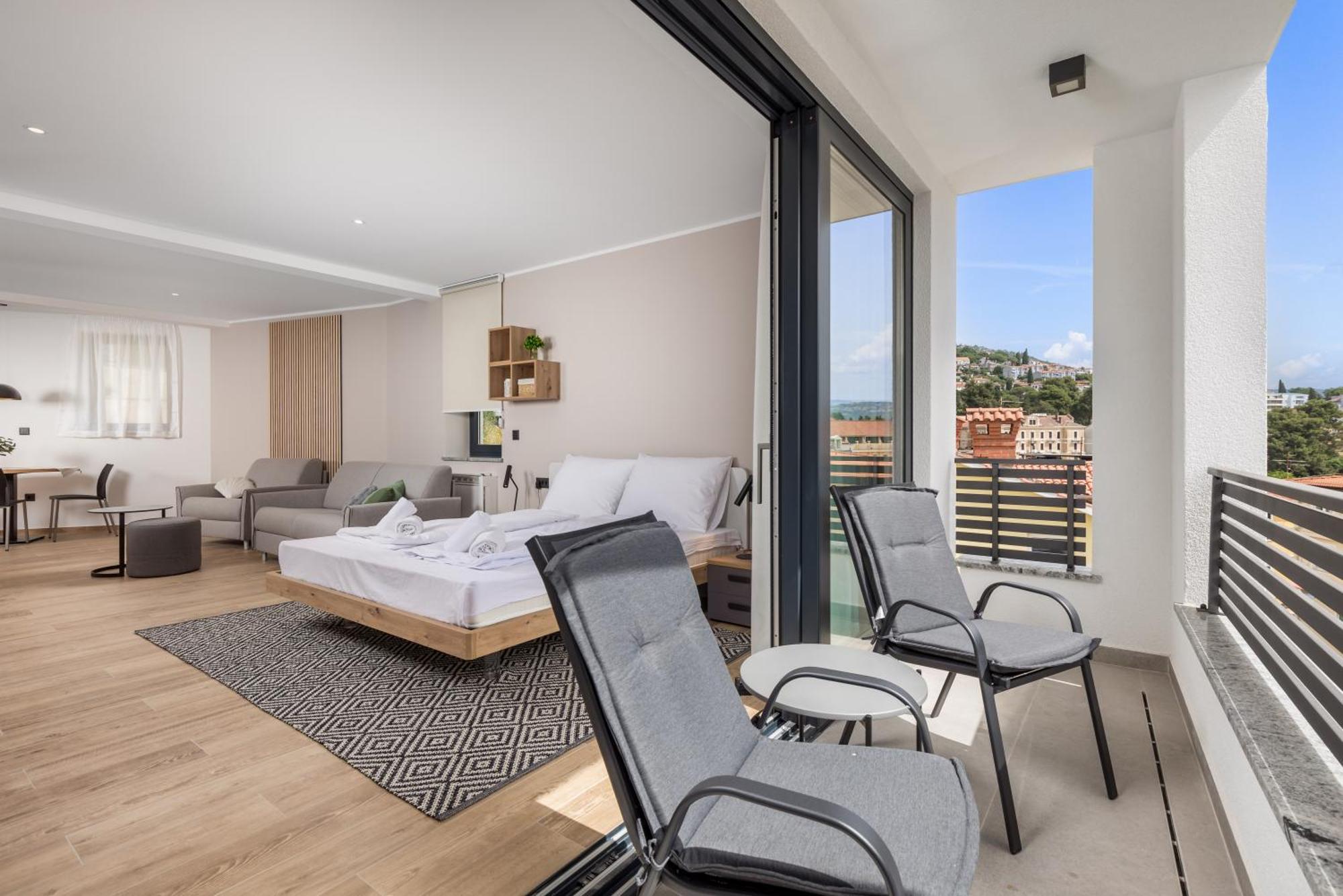 Belinda Apartments With Balcony & Private Parking 奥帕提亚 外观 照片