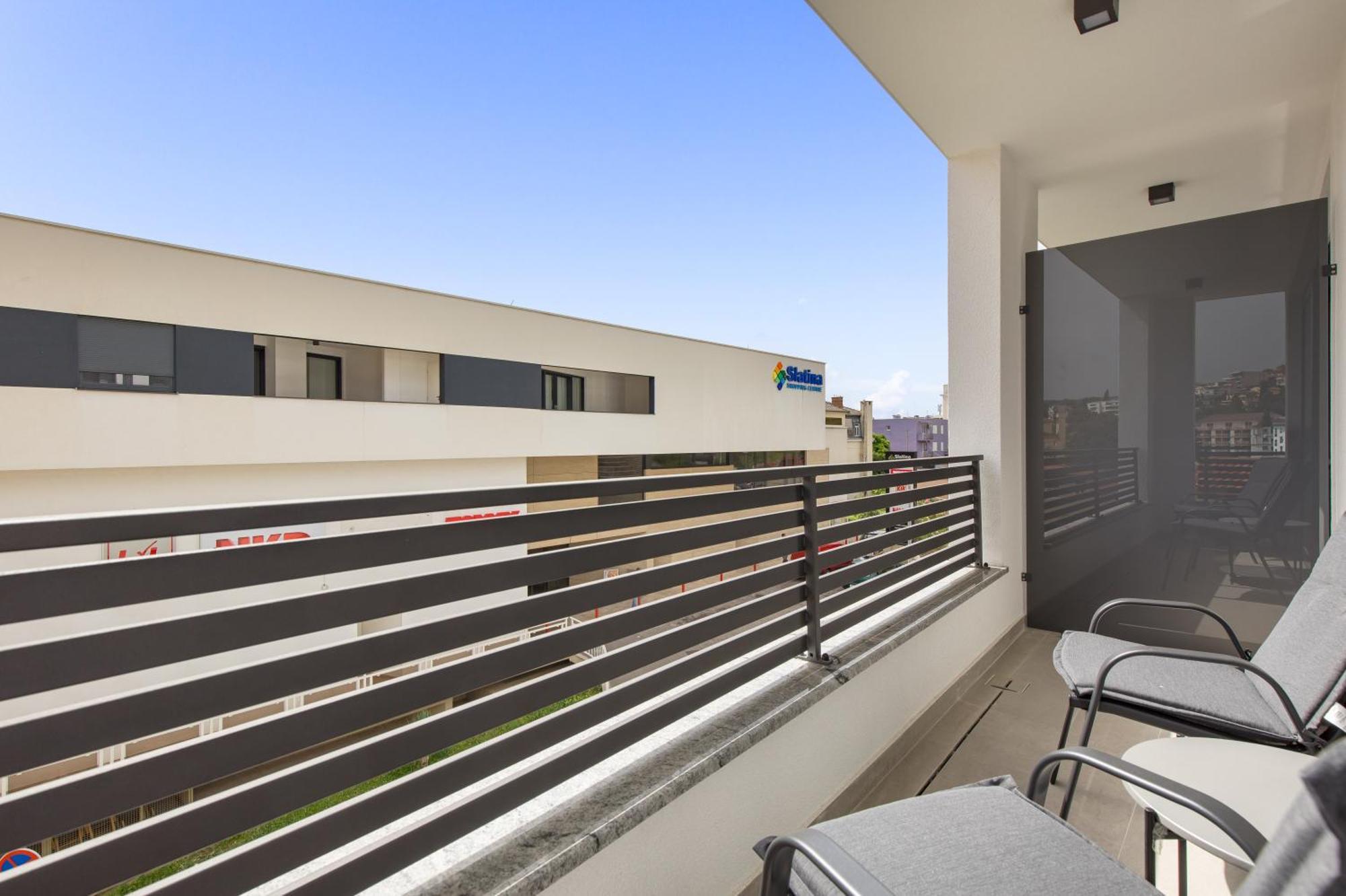 Belinda Apartments With Balcony & Private Parking 奥帕提亚 外观 照片