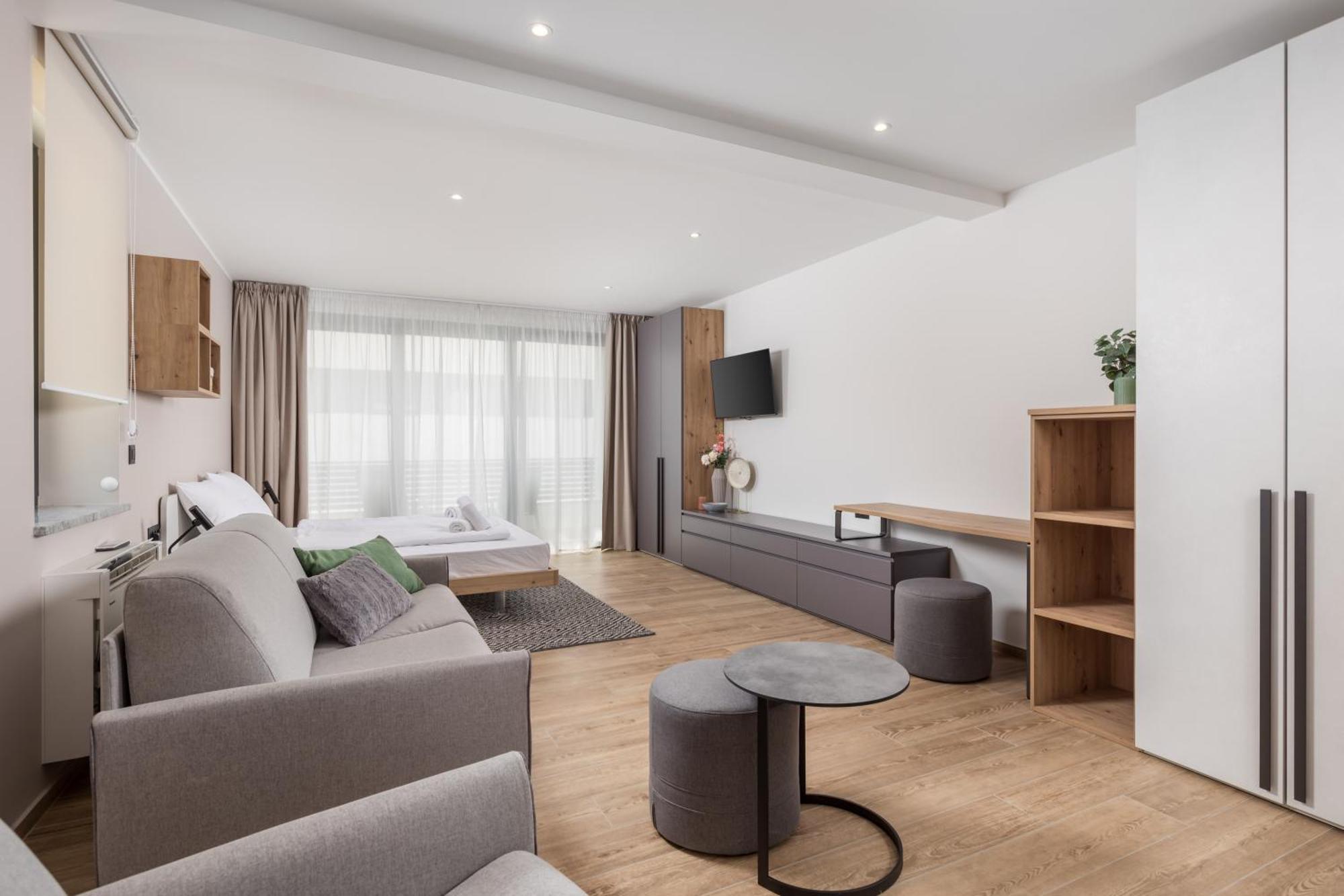 Belinda Apartments With Balcony & Private Parking 奥帕提亚 外观 照片