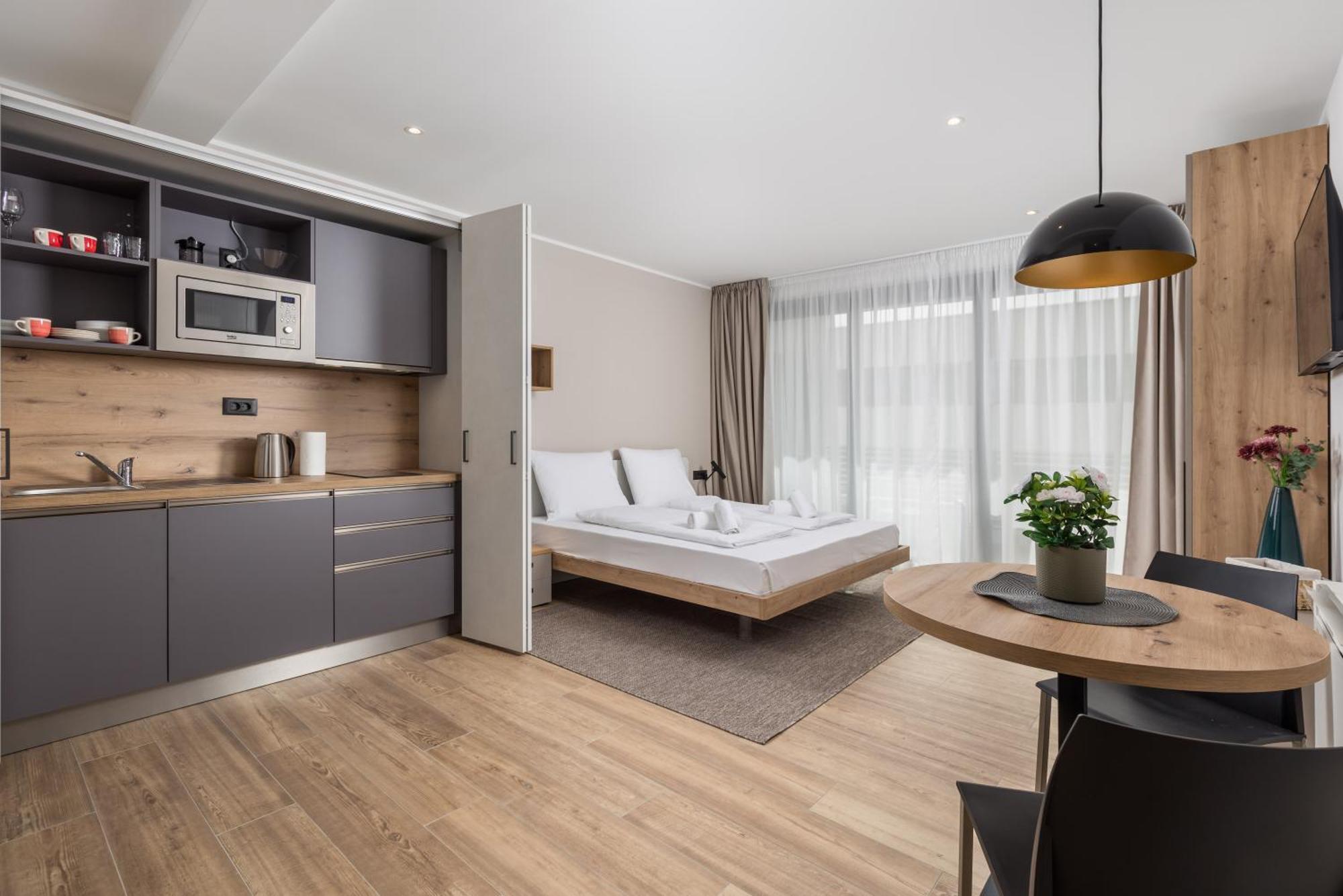 Belinda Apartments With Balcony & Private Parking 奥帕提亚 外观 照片