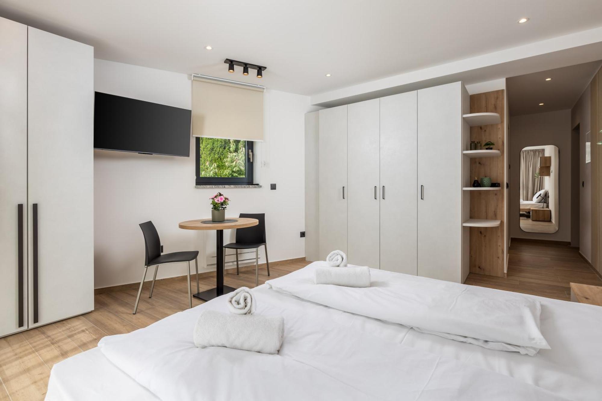 Belinda Apartments With Balcony & Private Parking 奥帕提亚 外观 照片