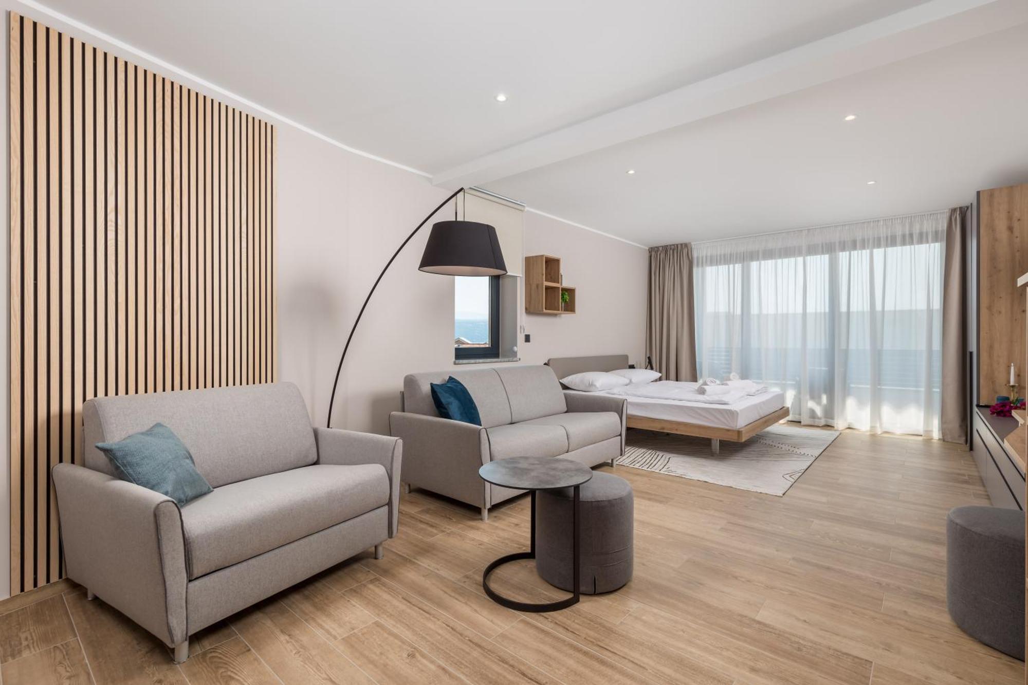 Belinda Apartments With Balcony & Private Parking 奥帕提亚 外观 照片
