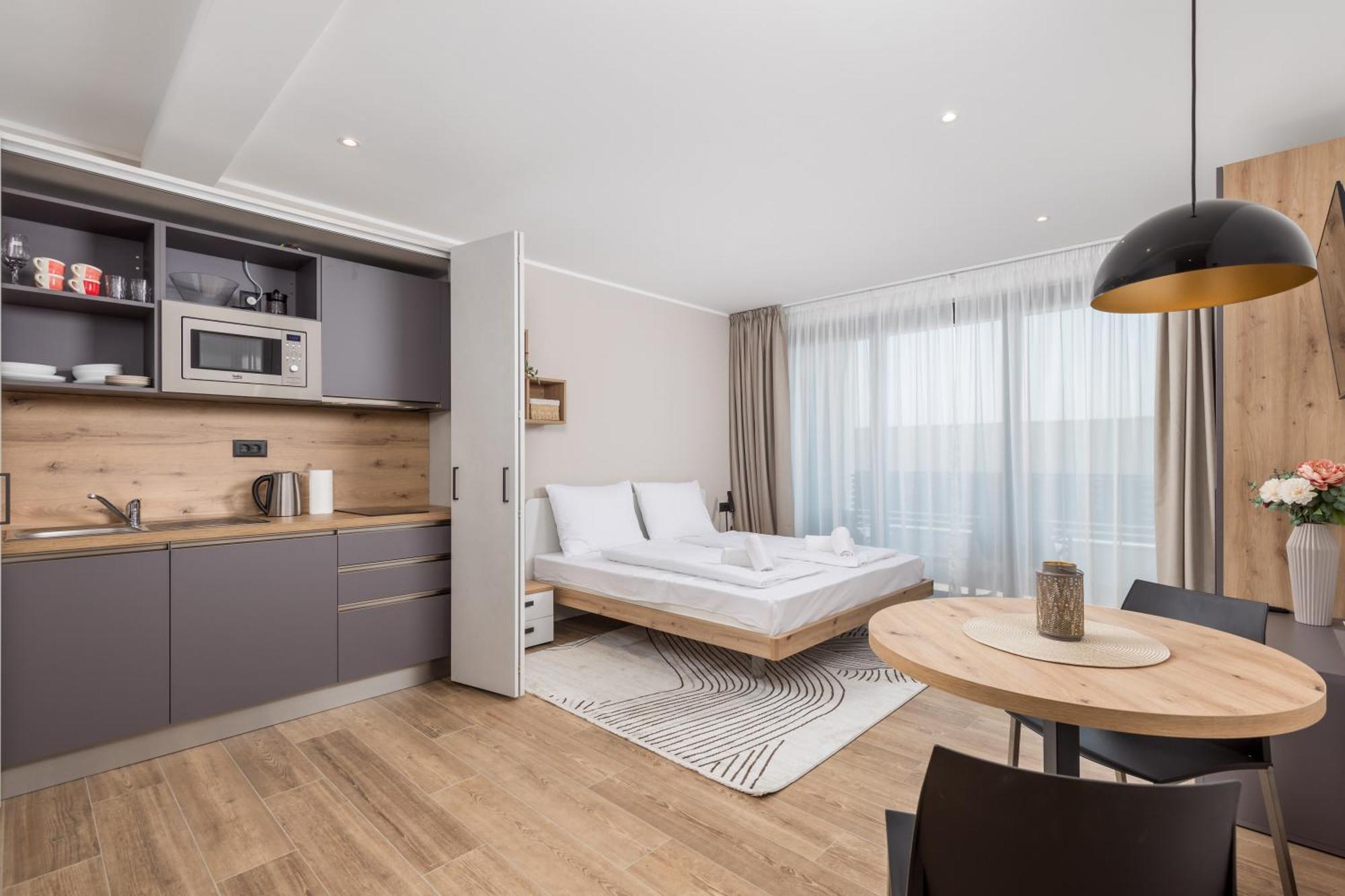 Belinda Apartments With Balcony & Private Parking 奥帕提亚 外观 照片