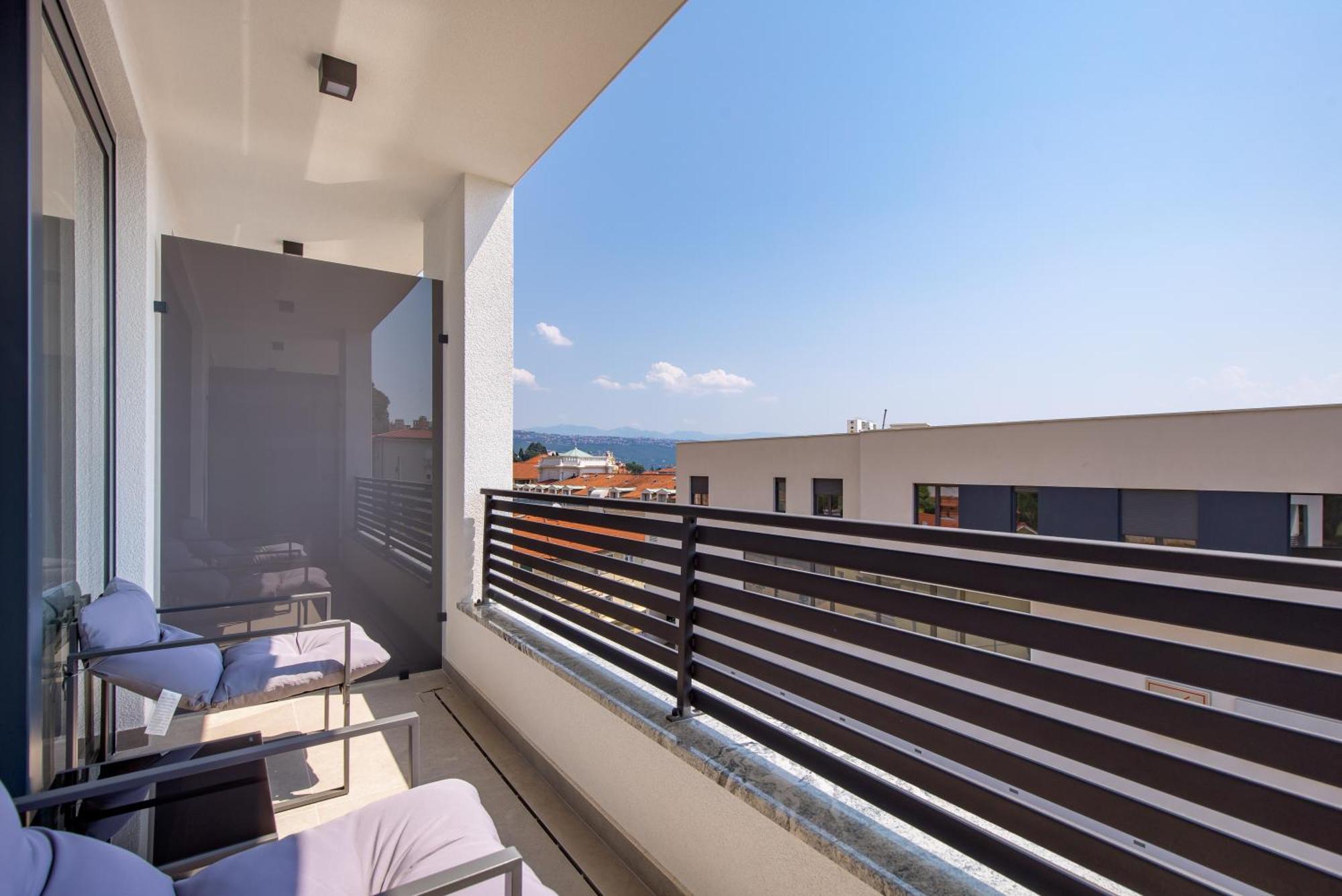 Belinda Apartments With Balcony & Private Parking 奥帕提亚 外观 照片