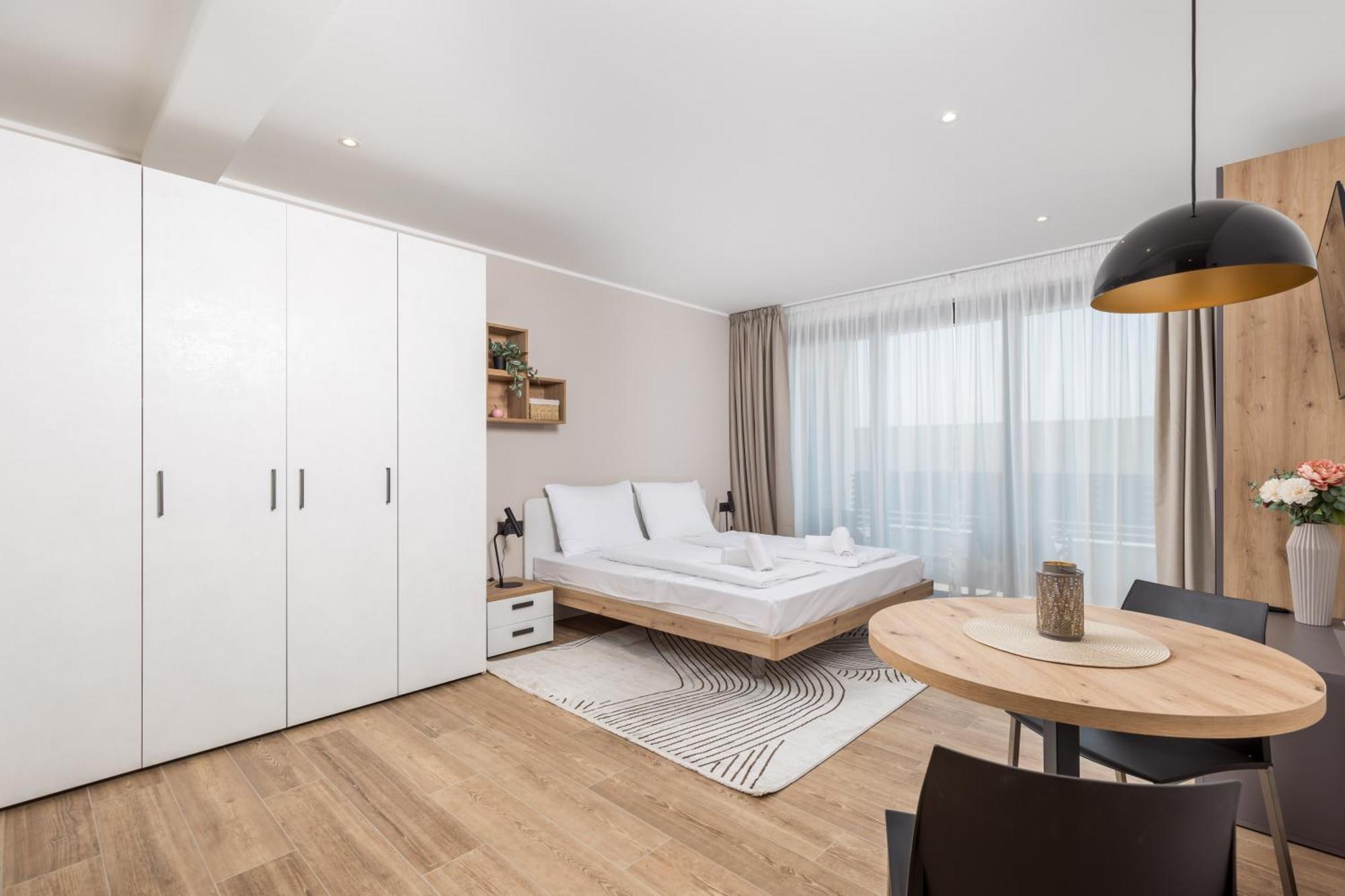 Belinda Apartments With Balcony & Private Parking 奥帕提亚 外观 照片
