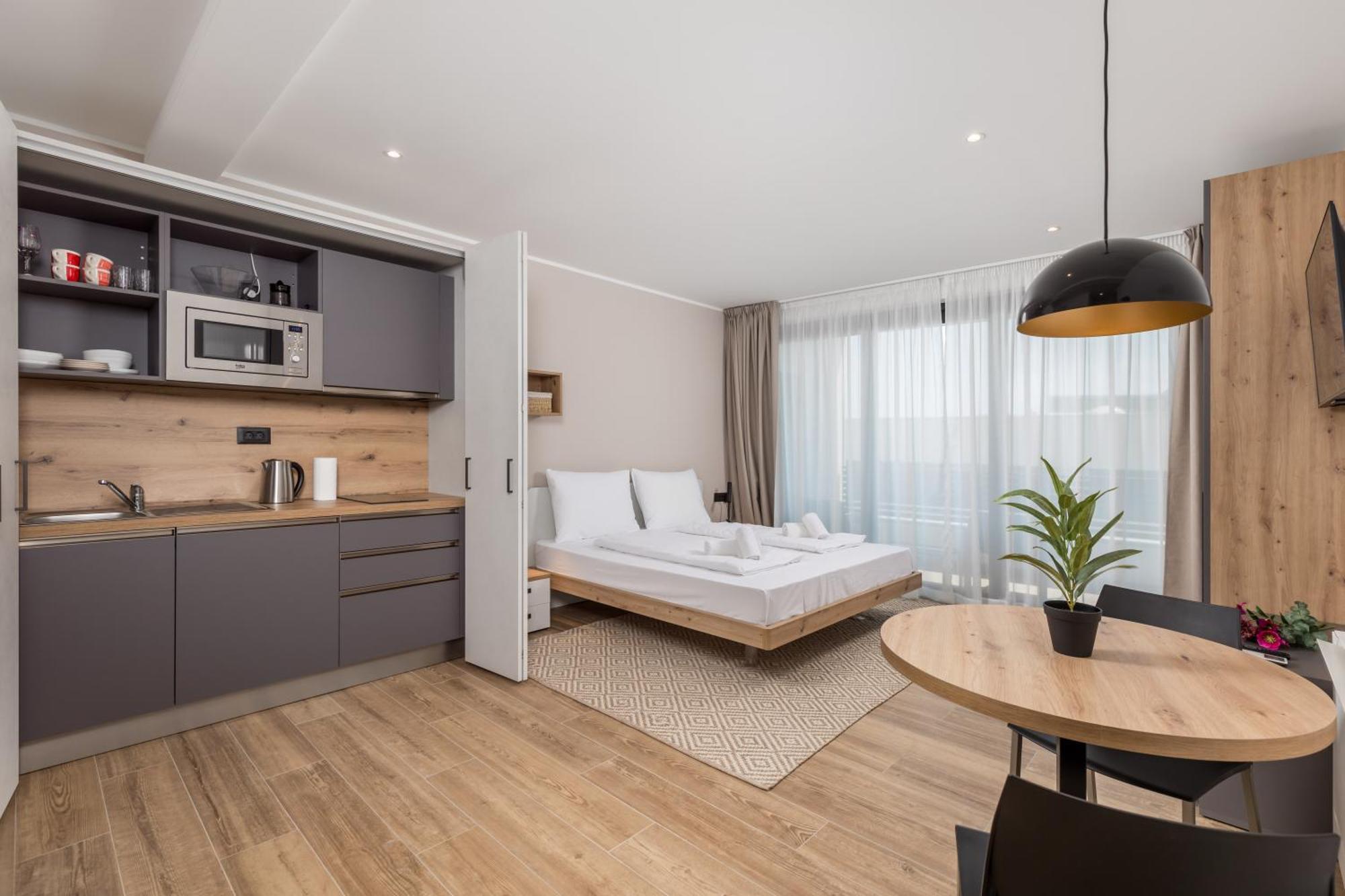 Belinda Apartments With Balcony & Private Parking 奥帕提亚 外观 照片
