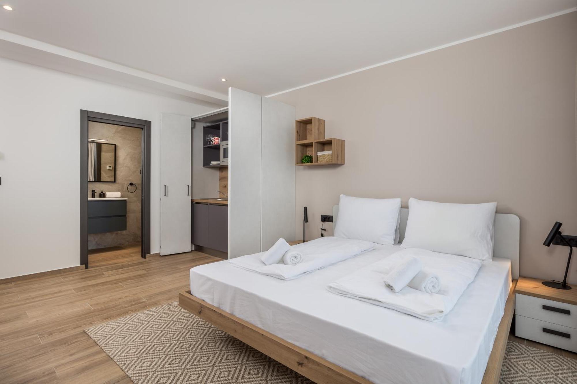 Belinda Apartments With Balcony & Private Parking 奥帕提亚 外观 照片