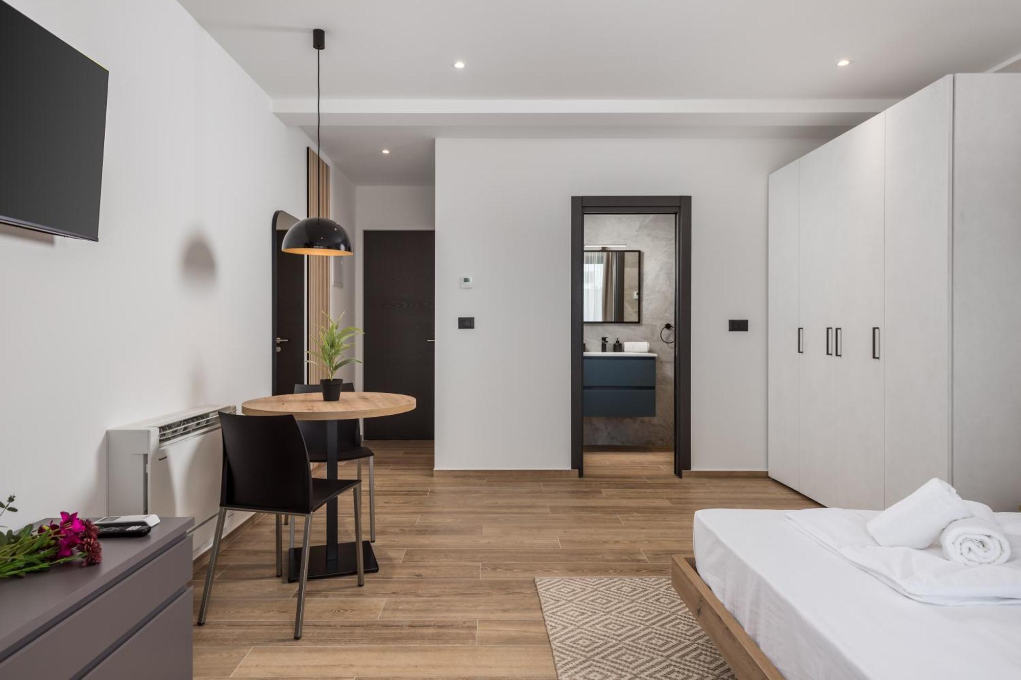 Belinda Apartments With Balcony & Private Parking 奥帕提亚 外观 照片