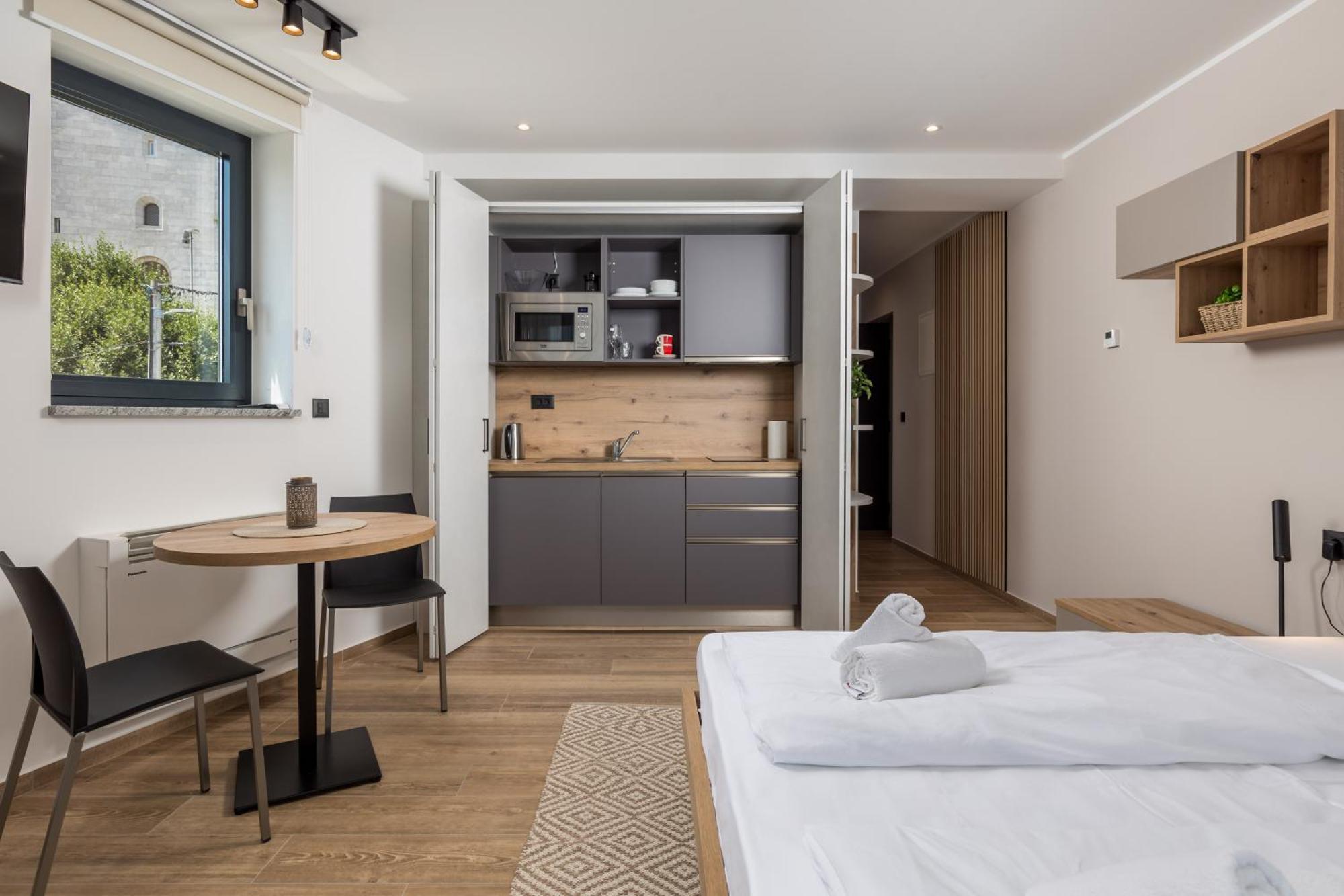 Belinda Apartments With Balcony & Private Parking 奥帕提亚 外观 照片
