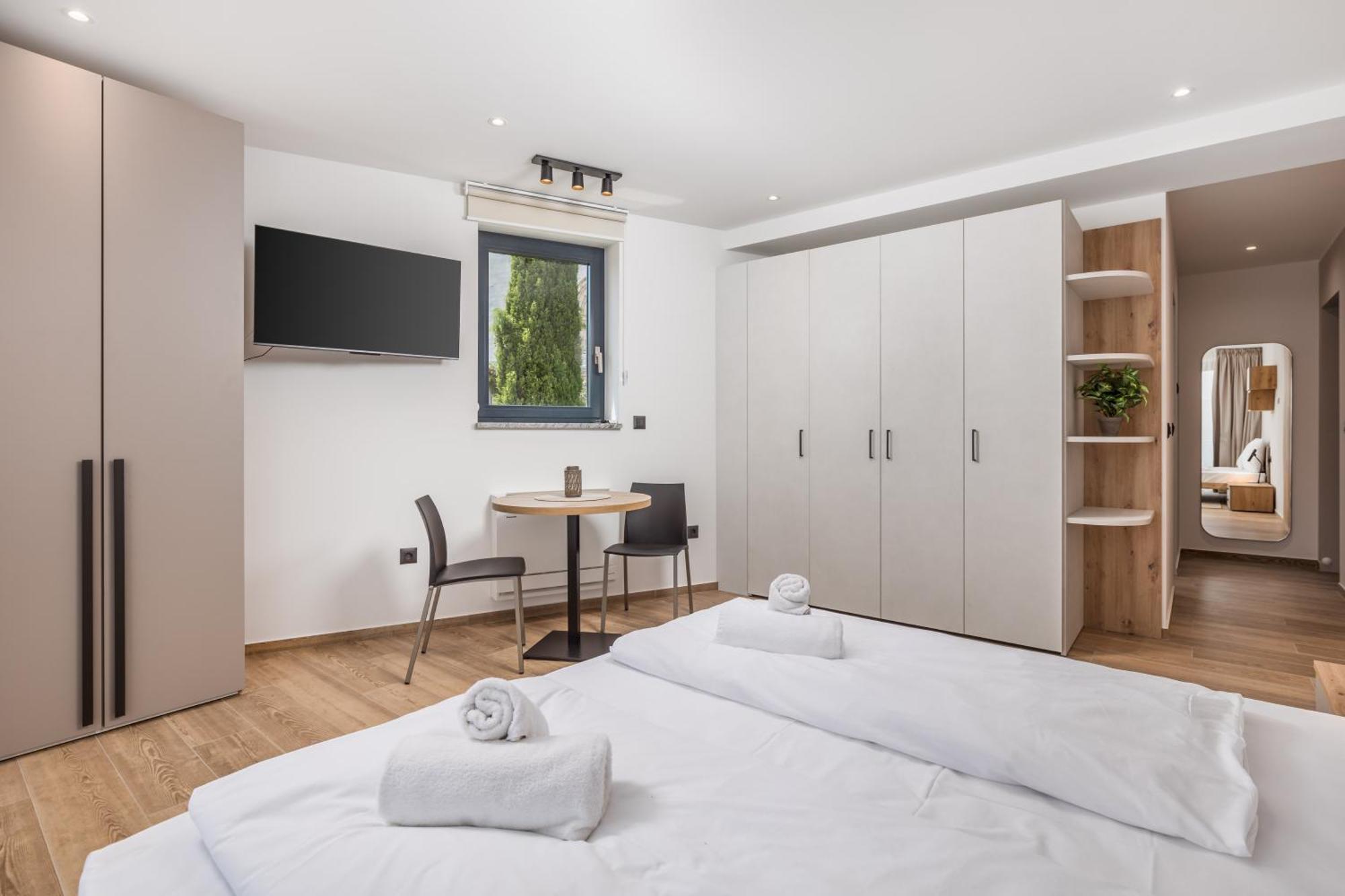 Belinda Apartments With Balcony & Private Parking 奥帕提亚 外观 照片