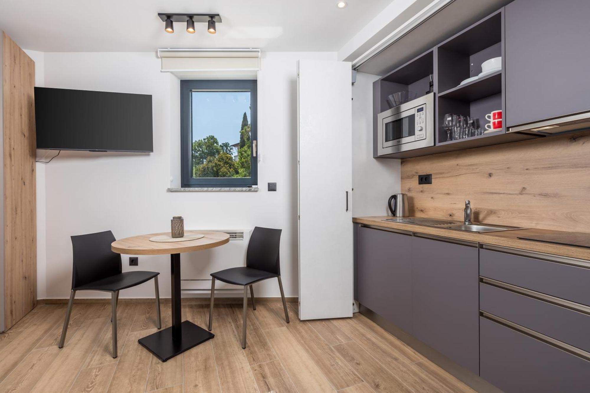 Belinda Apartments With Balcony & Private Parking 奥帕提亚 外观 照片