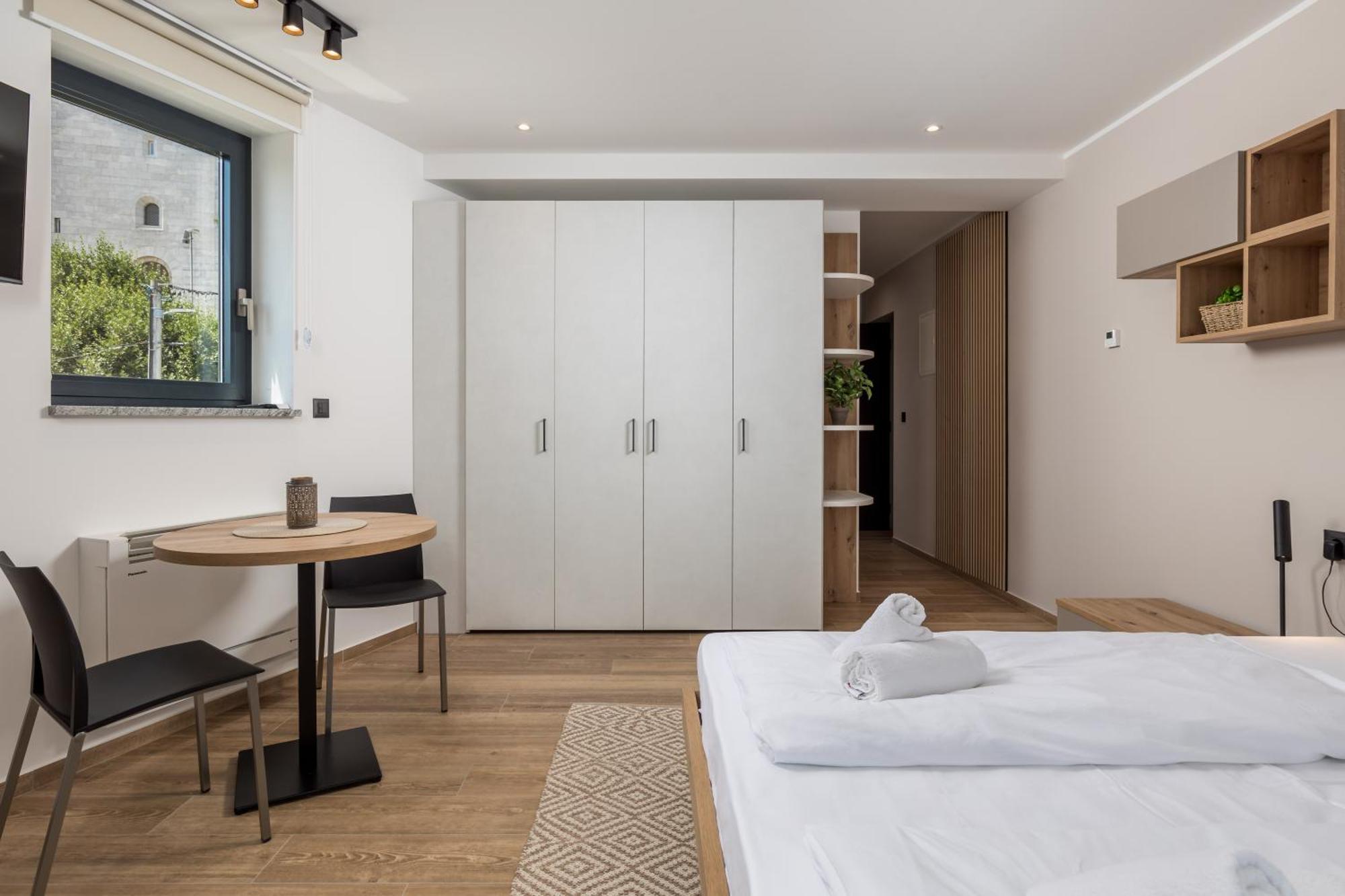 Belinda Apartments With Balcony & Private Parking 奥帕提亚 外观 照片